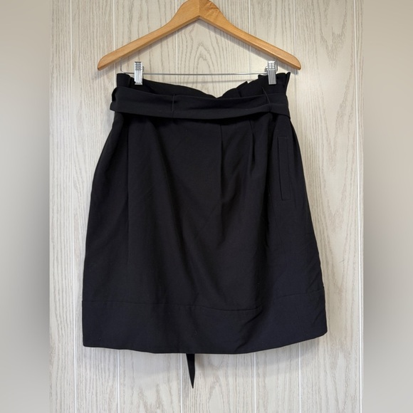 BCBG Black Wool Paper Bag Skirt Size 12 EUC - Picture 3 of 3